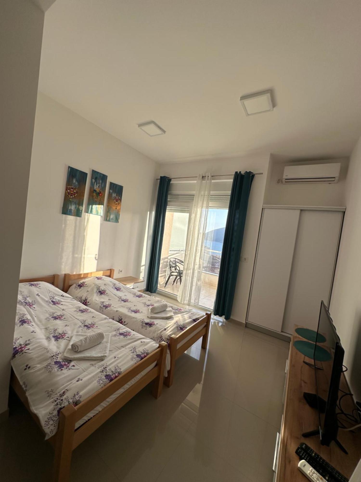 Apartbrajovic67 *